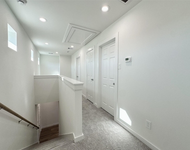 2726 Discovery Trails Court - Photo Thumbnail 29