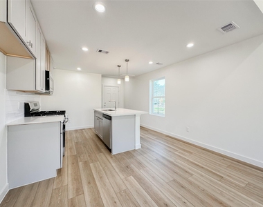 2726 Discovery Trails Court - Photo Thumbnail 10