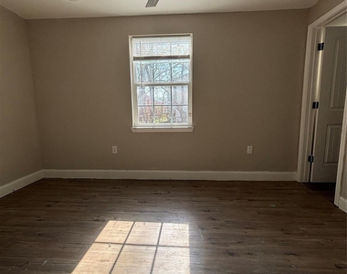 4106 Darby Street - Photo Thumbnail 6