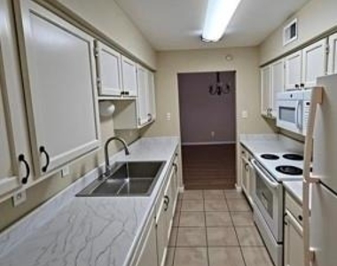 7400 Bellerive Drive - Photo Thumbnail 12