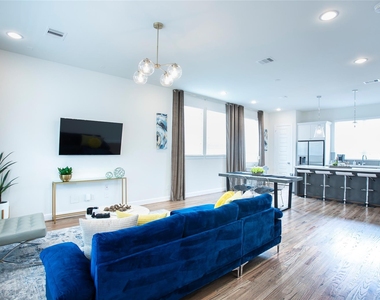 2713 Eado Edge Court - Photo Thumbnail 5