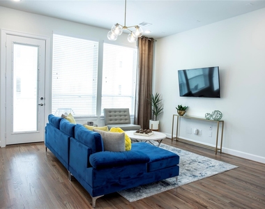 2713 Eado Edge Court - Photo Thumbnail 3