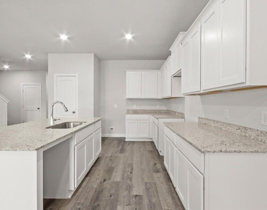 496 Shoreview Drive - Photo Thumbnail 2