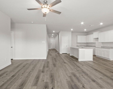 496 Shoreview Drive - Photo Thumbnail 3