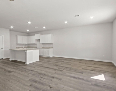 496 Shoreview Drive - Photo Thumbnail 4