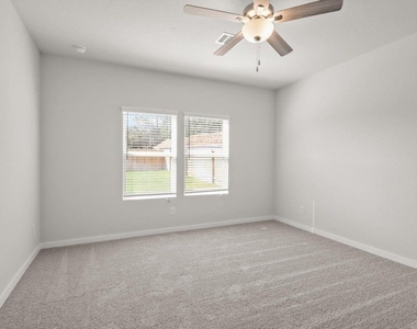 496 Shoreview Drive - Photo Thumbnail 6