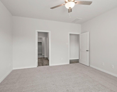 496 Shoreview Drive - Photo Thumbnail 7
