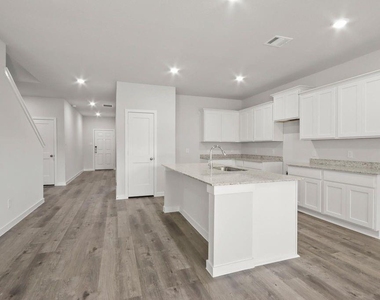 496 Shoreview Drive - Photo Thumbnail 1