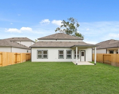 496 Shoreview Drive - Photo Thumbnail 18