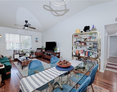8294 Key Royal Circle - Photo Thumbnail 13