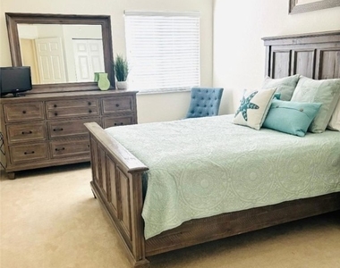 10101 Villagio Palms Way - Photo Thumbnail 12