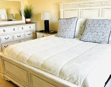 10101 Villagio Palms Way - Photo Thumbnail 7