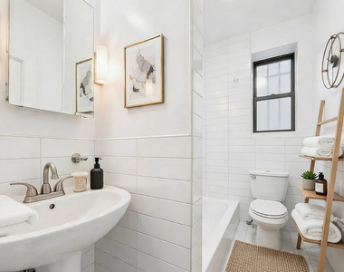 405 West 45th Street - Photo Thumbnail 3
