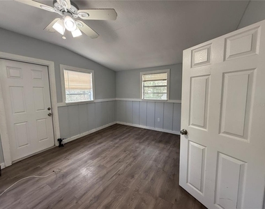 8824 Overlook Dr - Photo Thumbnail 23