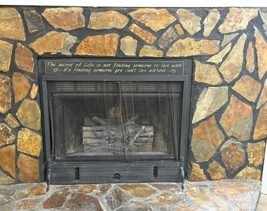 8824 Overlook Dr - Photo Thumbnail 11