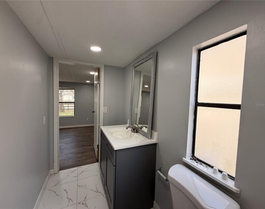 8824 Overlook Dr - Photo Thumbnail 20