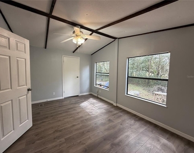 8824 Overlook Dr - Photo Thumbnail 14