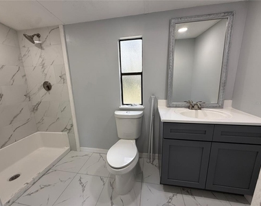 8824 Overlook Dr - Photo Thumbnail 18