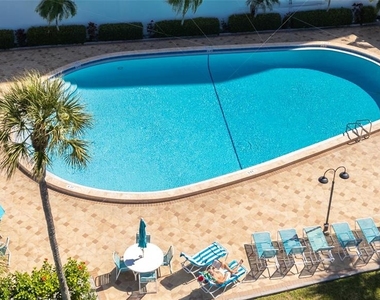 1250 Gulf Boulevard - Photo Thumbnail 3