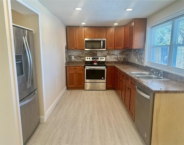 12741 Poppy Street - Photo Thumbnail 4