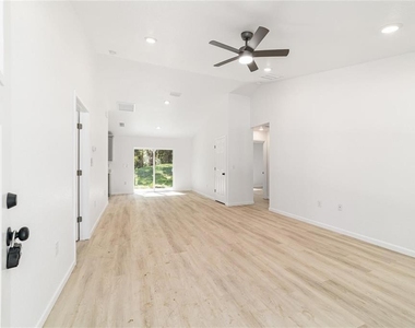 15388 Sw 26th Place - Photo Thumbnail 2
