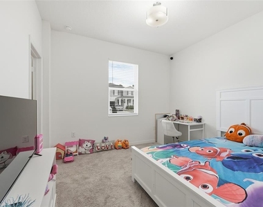 2081 Malbec Court - Photo Thumbnail 18