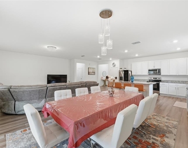 2081 Malbec Court - Photo Thumbnail 11