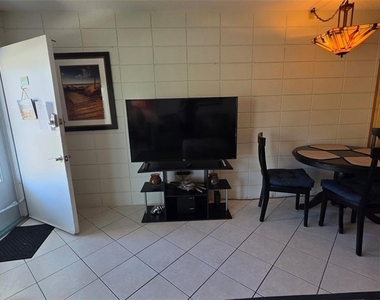 541 S Peninsula Avenue - Photo Thumbnail 2