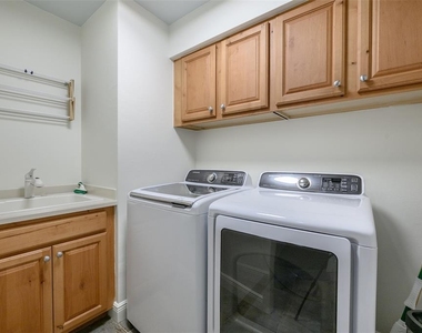 3313 Sunset Key Circle - Photo Thumbnail 42