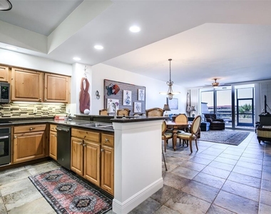 3313 Sunset Key Circle - Photo Thumbnail 9