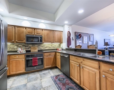 3313 Sunset Key Circle - Photo Thumbnail 11