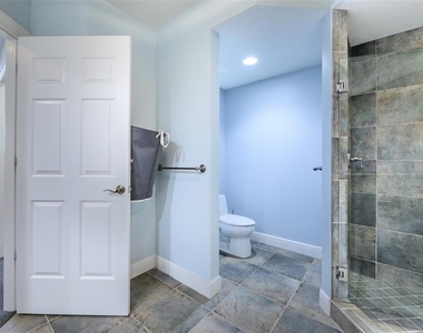 3313 Sunset Key Circle - Photo Thumbnail 34