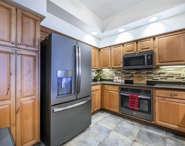 3313 Sunset Key Circle - Photo Thumbnail 10