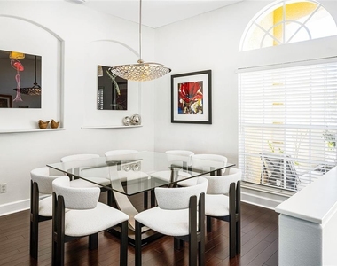 956 Scherer Way - Photo Thumbnail 11