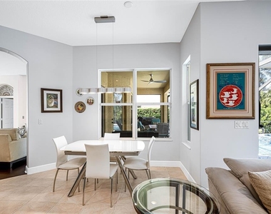 956 Scherer Way - Photo Thumbnail 9