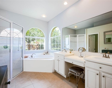 956 Scherer Way - Photo Thumbnail 16