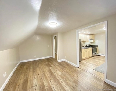 38 Starr Avenue - Photo Thumbnail 2