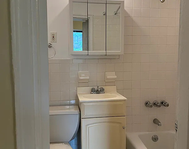 360 West 53rd Street - Photo Thumbnail 5