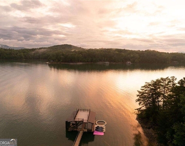 725 Rocky Point Drive - Photo Thumbnail 16