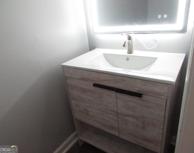1716 Twin Brooks Drive - Photo Thumbnail 10