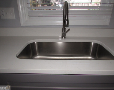1716 Twin Brooks Drive - Photo Thumbnail 8