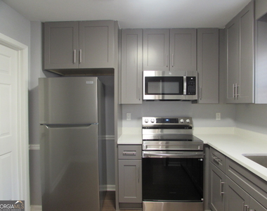 1716 Twin Brooks Drive - Photo Thumbnail 2
