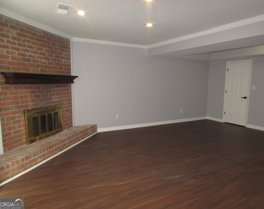 1716 Twin Brooks Drive - Photo Thumbnail 13