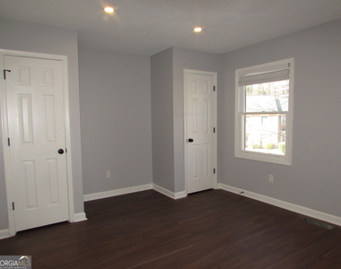 1716 Twin Brooks Drive - Photo Thumbnail 17