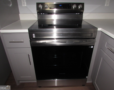 1716 Twin Brooks Drive - Photo Thumbnail 4