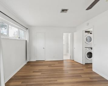 8027 Lagos De Campo Boulevard - Photo Thumbnail 8