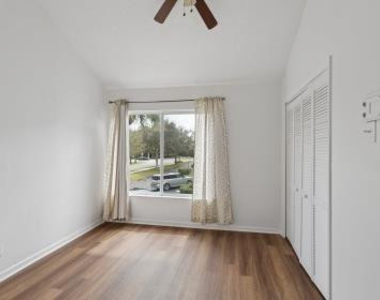 8027 Lagos De Campo Boulevard - Photo Thumbnail 12