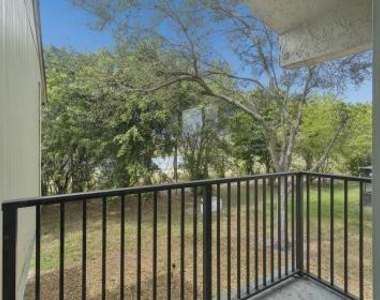 8027 Lagos De Campo Boulevard - Photo Thumbnail 5