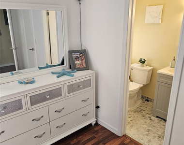 2260 Ne 67th Street - Photo Thumbnail 7