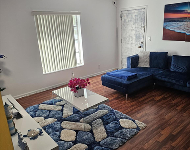 2260 Ne 67th Street - Photo Thumbnail 10
